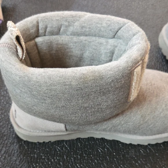 UGG Light Gray Knit Boots - Picture 8 of 15